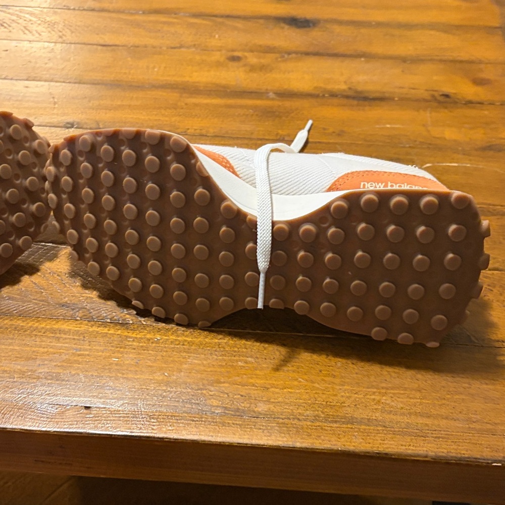 New Balance 327 Women's White/Apricot Sneakers size 9 - Picture 7 of 9